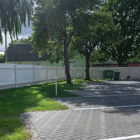 Modern Quiet 2 Bedroom Near Center Lägenhet