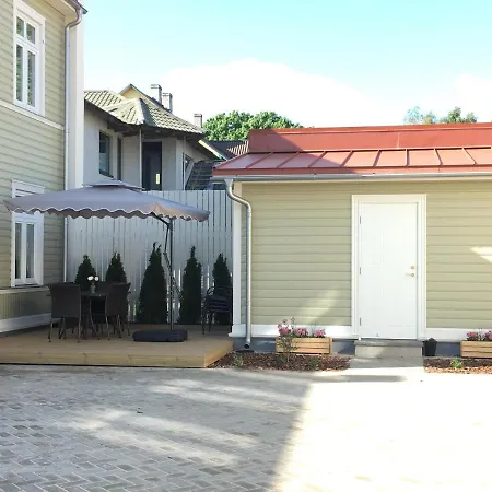 Modern Quiet 2 Bedroom Near Center Apartment