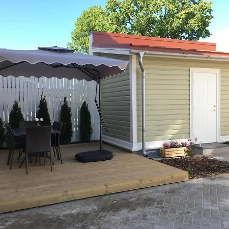 Modern Quiet 2 Bedroom Near Center *